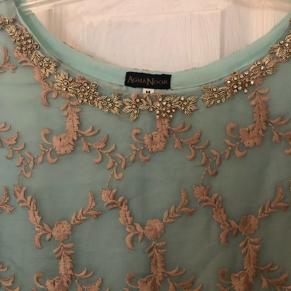 Agha Noor Pearl Embroidered Kurta w/ Lining - Picture 7 of 17